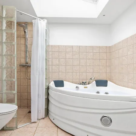 4 Bedroom Stunning In Prázdninový dům *