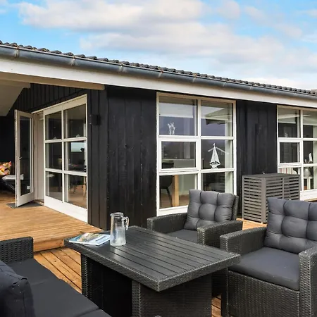 Prázdninový dům 4 Bedroom Stunning In Hjørring