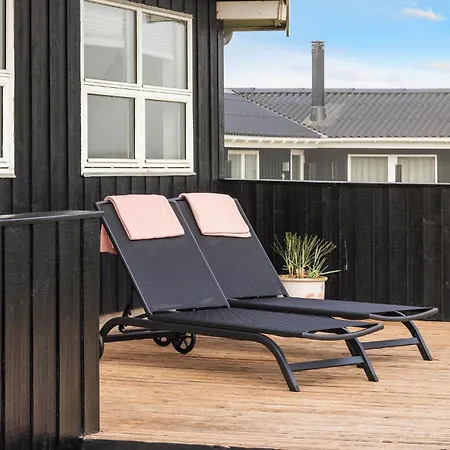 Сasa de vacaciones 4 Bedroom Stunning In Hjørring